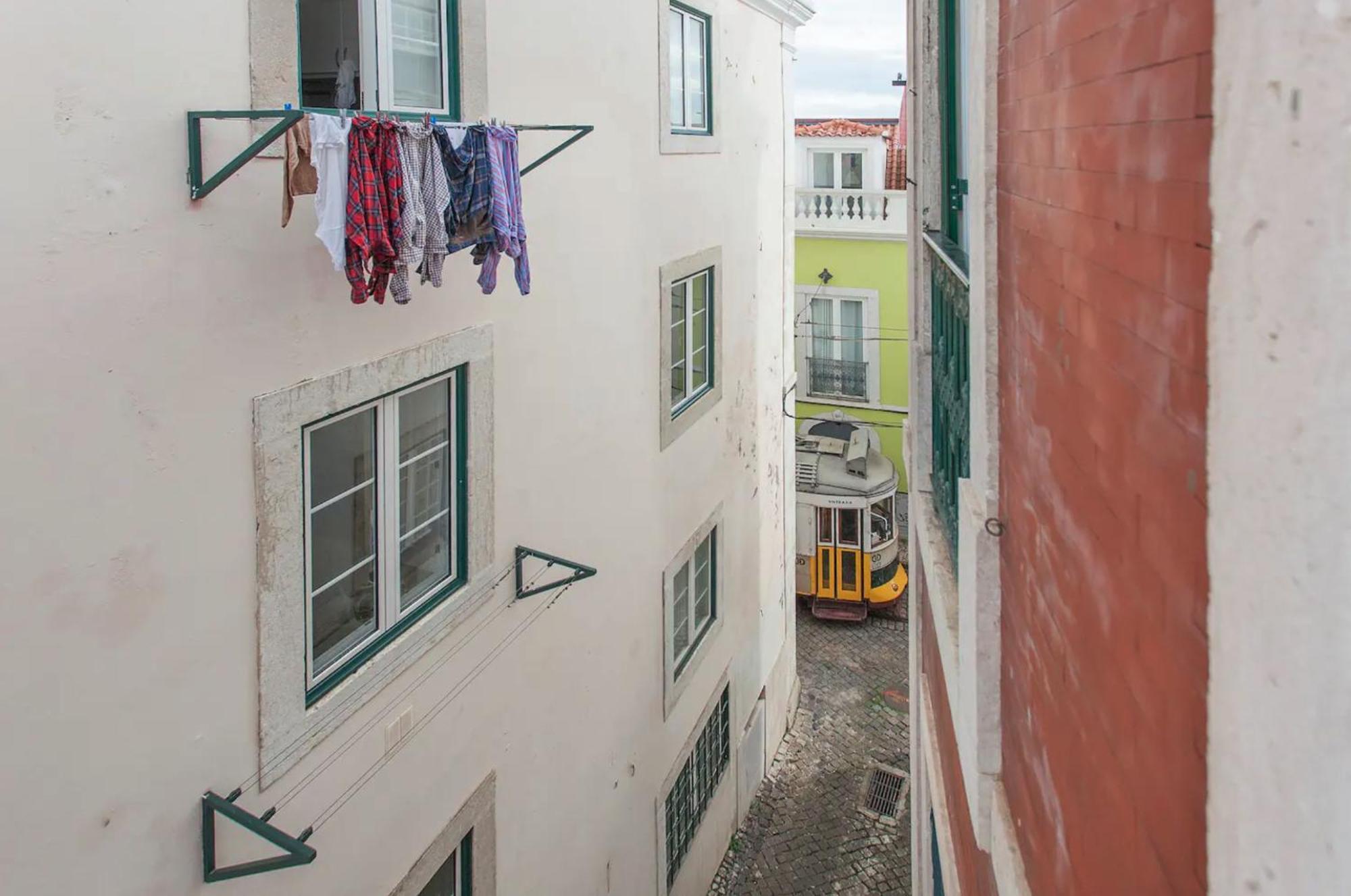 Whome Historical 2-bed Alfama Charm Lejlighed